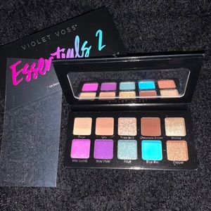 Makeup eyeshadow palette -Violet Voss Essentials 2